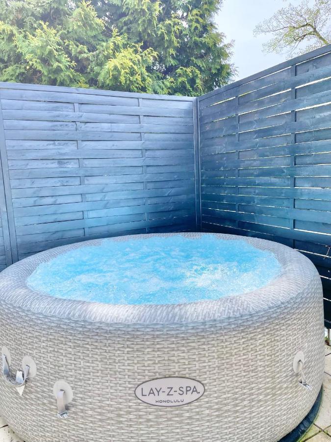 Whirlpool - Zentral - Designloft Mit Xxl Terrasse Wiesbaden Exterior foto